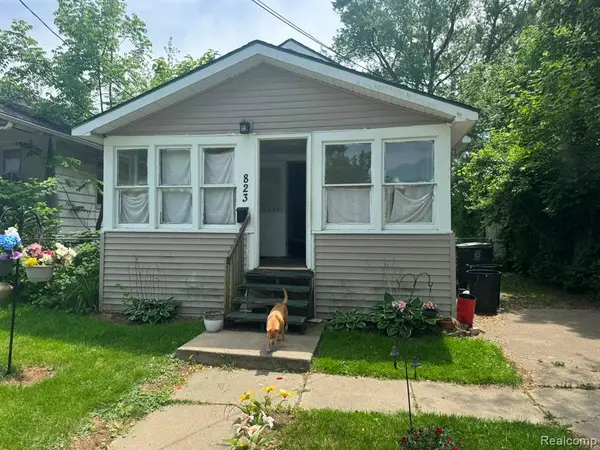 823 Remington, Flint, MI 48507