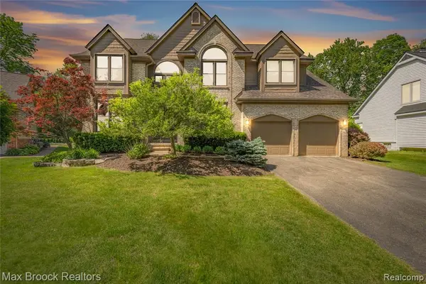 6294 Lindsay, West Bloomfield, MI 48324