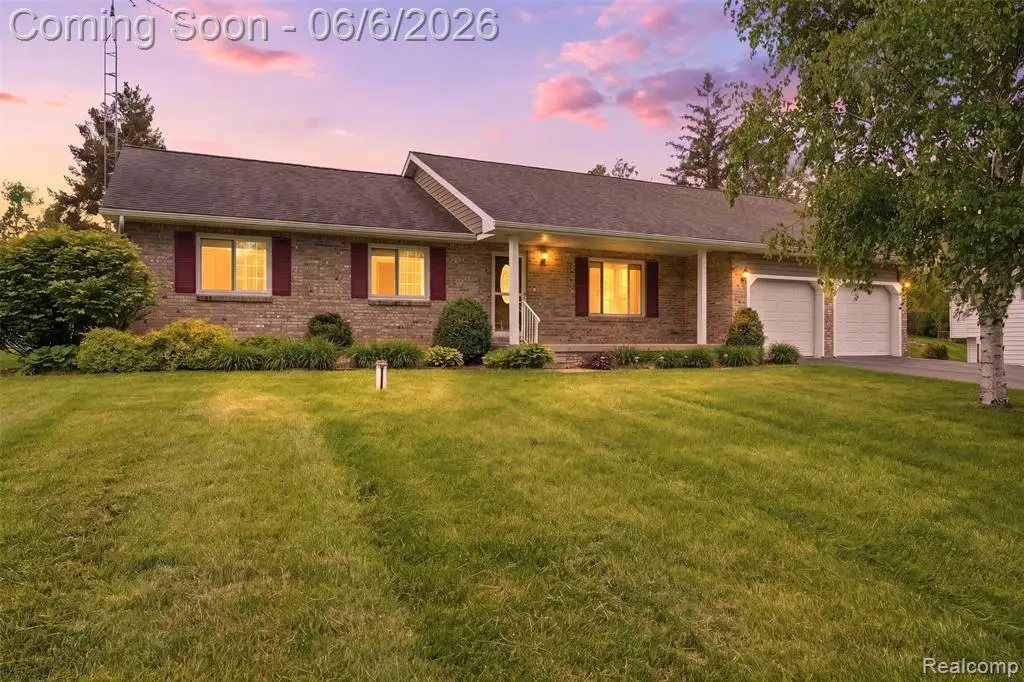 2482 Valley Lane, Grand Blanc, MI 48439 - #1