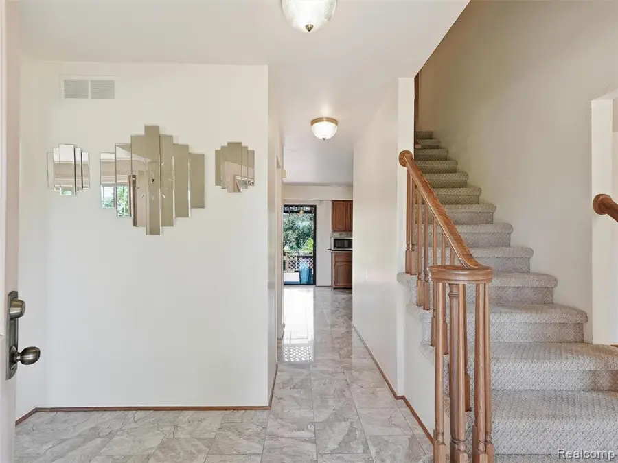 1280 Falcon, Troy, MI 48098 - #3