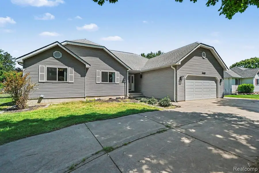 4660 Woodhull, Clarkston, MI 48346 - #2