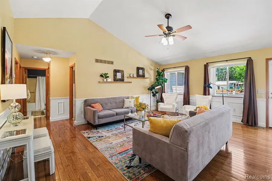4660 Woodhull, Clarkston, MI 48346 - #3