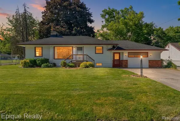 2324 Edwards, Grand Blanc, MI 48439