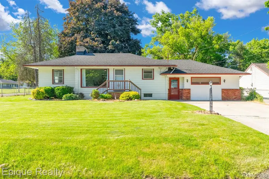 2324 Edwards, Grand Blanc, MI 48439 - #2