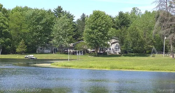 5910 Spring Valley, Dryden, MI 48428