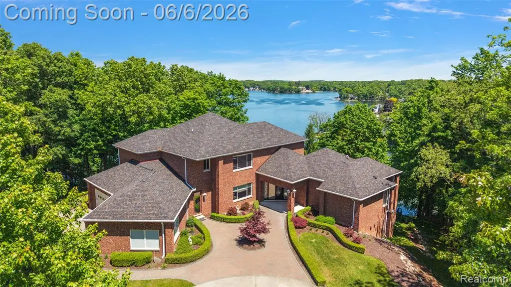 781 Windy Fields, Leonard, MI 48367 - #1