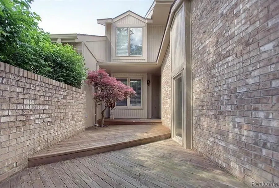 4070 Foxpointe, West Bloomfield, MI 48323 - #3