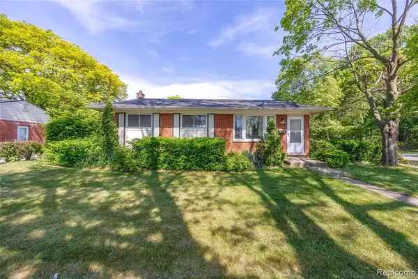 939 S Wildwood, Westland, MI 48186