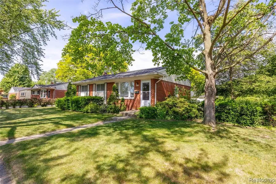 939 S Wildwood, Westland, MI 48186 - #2
