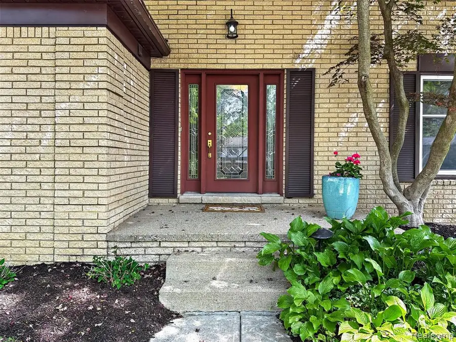 34262 Commons, Farmington Hills, MI 48331 - #3