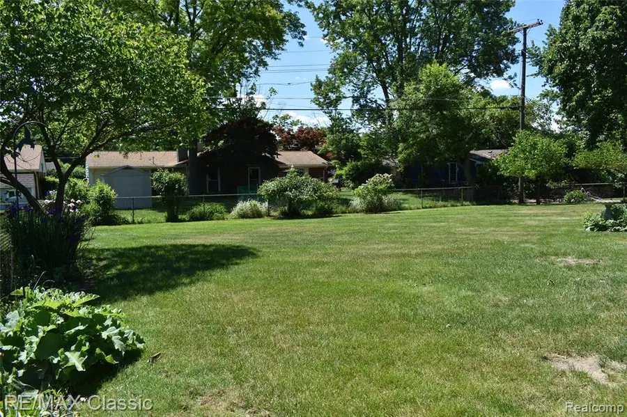41147 S Mcmahon, Novi, MI 48375 - #3