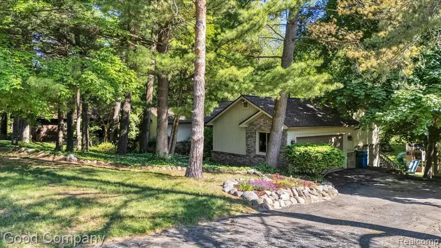 5504 Starwood, Commerce Township, MI 48382 - #2
