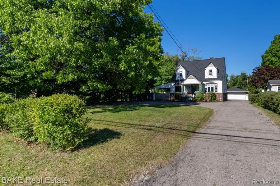 10195 Stark, Livonia, MI 48150 - #2