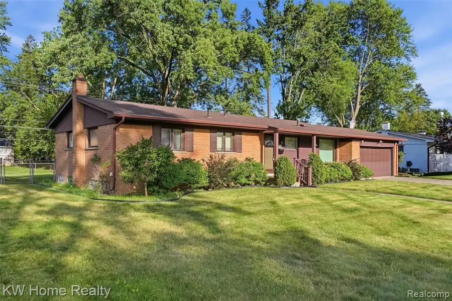 16850 Surrey, Livonia, MI 48154 - #3