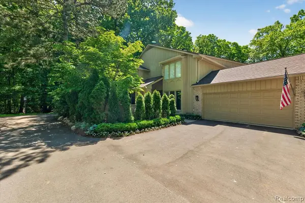 1262 Woodcrest #12, Bloomfield Hills, MI 48304