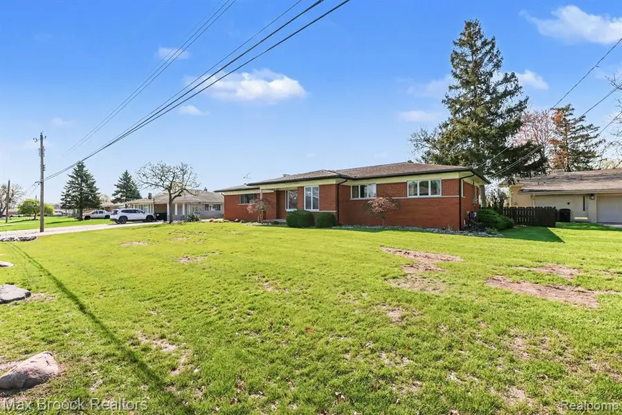 5030 Stellar, Shelby, MI 48316 - #3