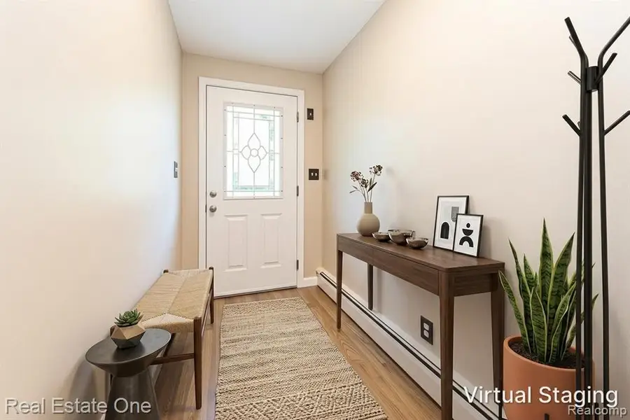 912 N Wixom, Wixom, MI 48393 - #3