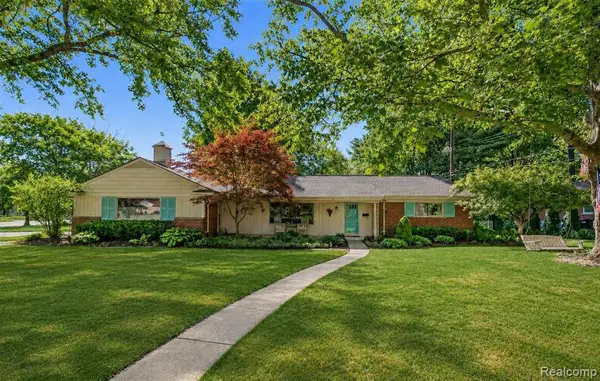 23270 Fleming, Farmington, MI 48335