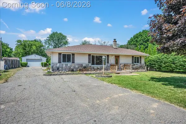 730 Bogie Lake, White Lake, MI 48383