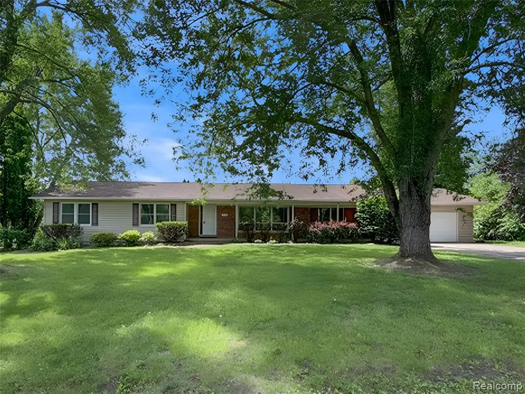 140 Darwin, Pinckney, MI 48169 - #1
