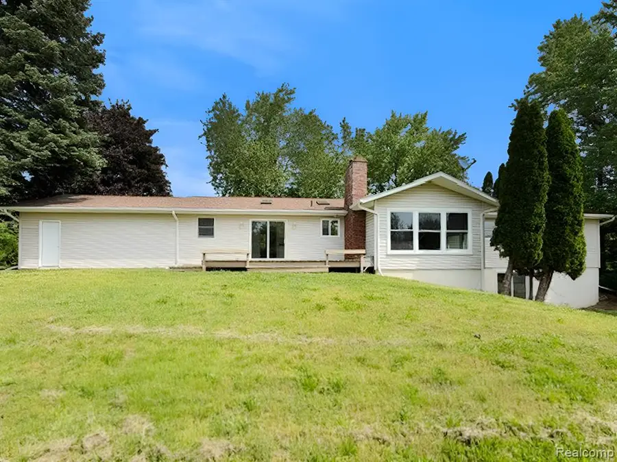 140 Darwin, Pinckney, MI 48169 - #2