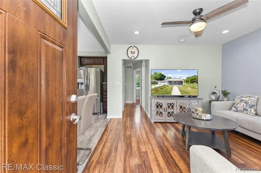 32417 Linderman, Warren, MI 48093 - #3