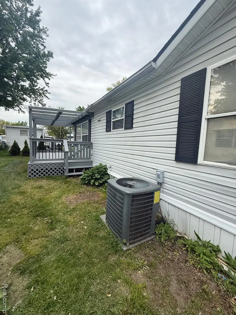 43505 Charlemagne, Sterling Heights, MI 48314 - #3