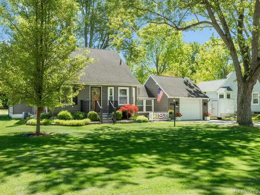 832 N 9th, Saint Clair, MI 48079 - #3