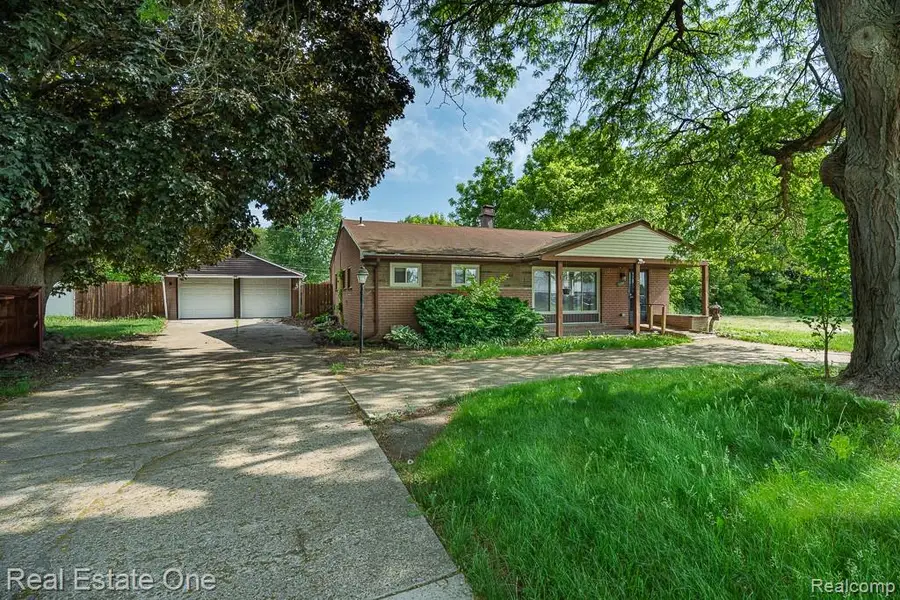 22471 Remick, Clinton Township, MI 48036 - #2