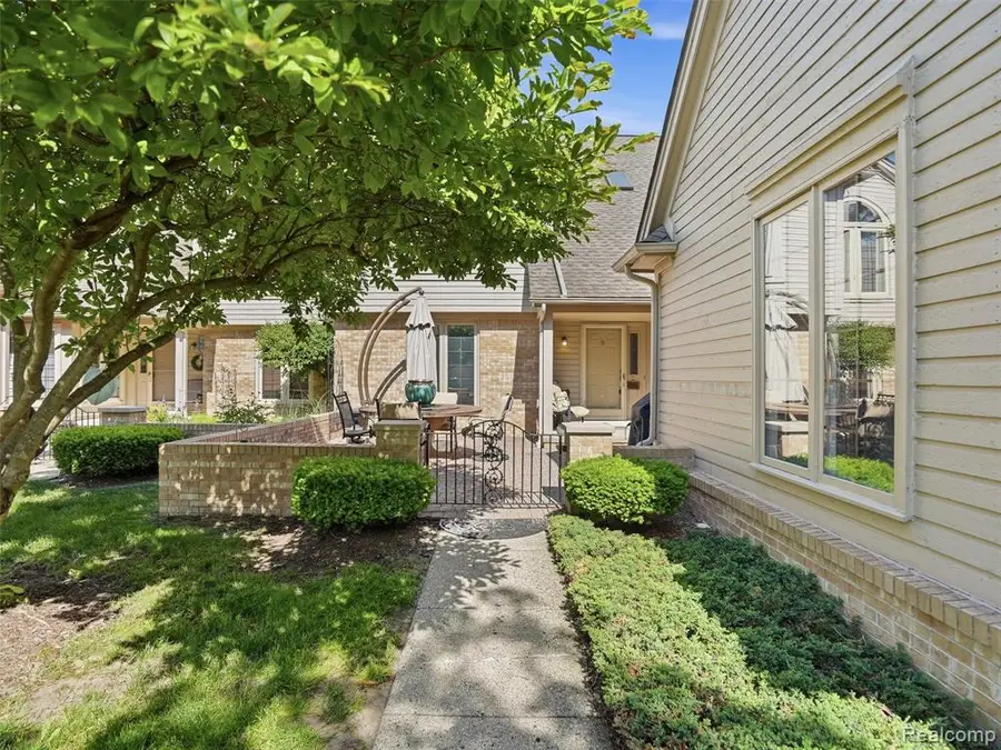 52088 Southview, Macomb, MI 48042 - #2