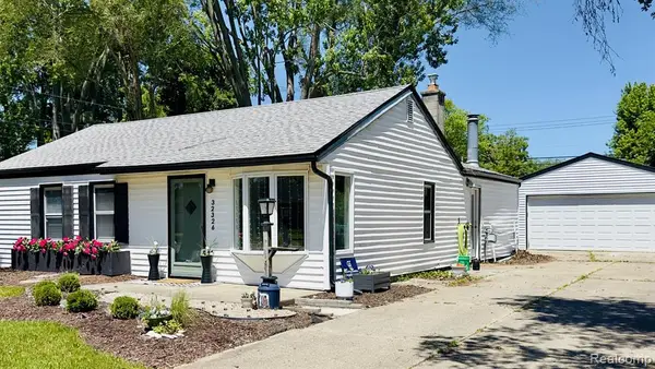 32326 Florence, Garden City, MI 48135