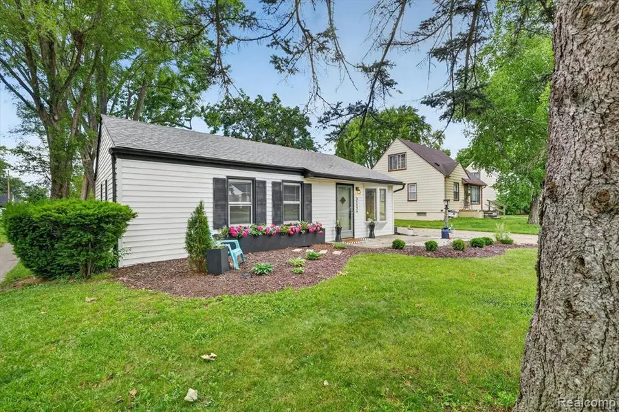 32326 Florence, Garden City, MI 48135 - #2