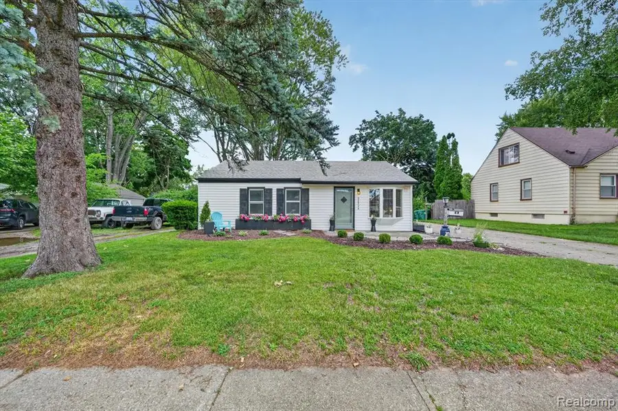 32326 Florence, Garden City, MI 48135 - #3