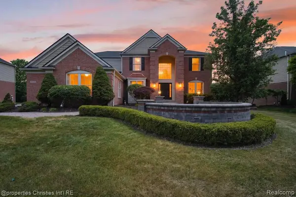 45094 Oak Forest, Northville, MI 48168