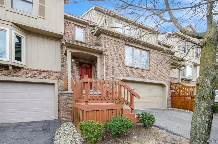 4243 Breckenridge, West Bloomfield, MI 48322 - #3