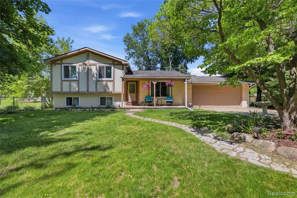 5069 Warmbriar, White Lake, MI 48383 - #1