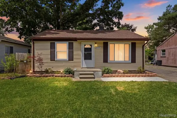 22771 Purdue, Farmington, MI 48336