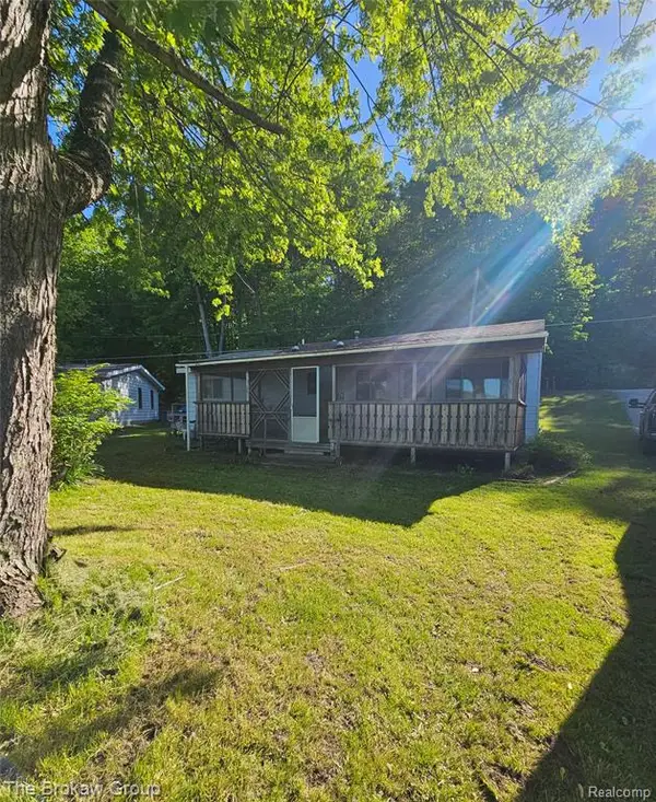 4448 Loon Lake, Hale, MI 48739