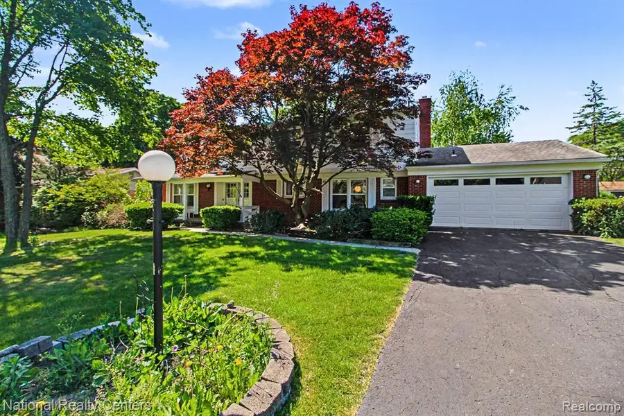 5535 Pembury, West Bloomfield, MI 48322 - #3