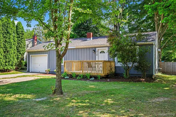 316 Oak, Webberville, MI 48892