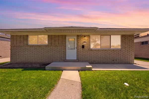 25060 Koontz, Roseville, MI 48066