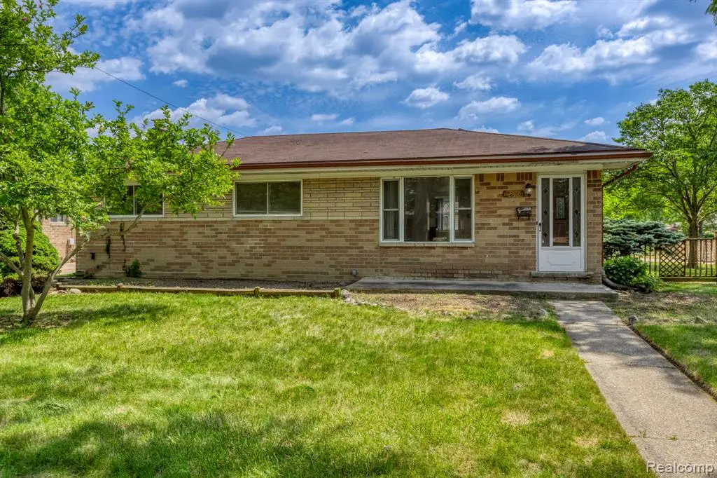 32240 Hawthorne, Warren, MI 48092 - #1