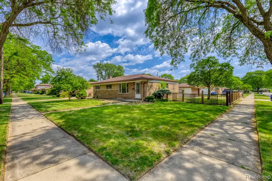 32240 Hawthorne, Warren, MI 48092 - #2