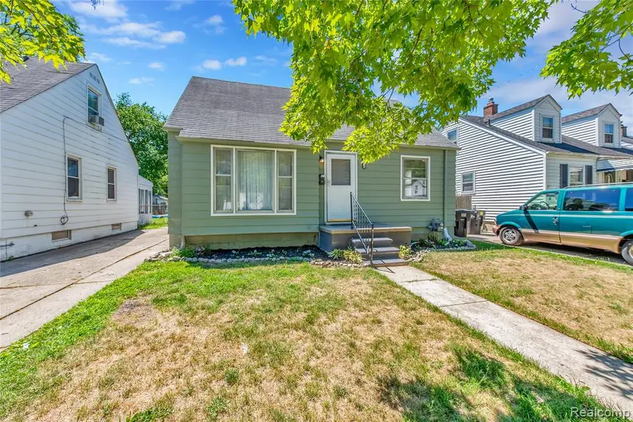 18766 Kingsville, Harper Woods, MI 48225 - #2