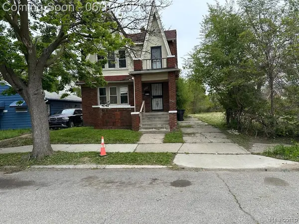 8210 Decatur, Detroit, MI 48228