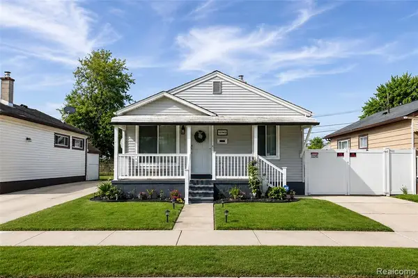 1571 University, Lincoln Park, MI 48146