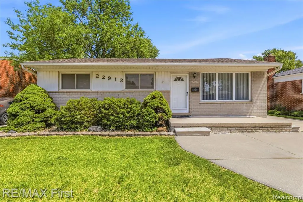 22913 Masonic, Saint Clair Shores, MI 48082 - #1
