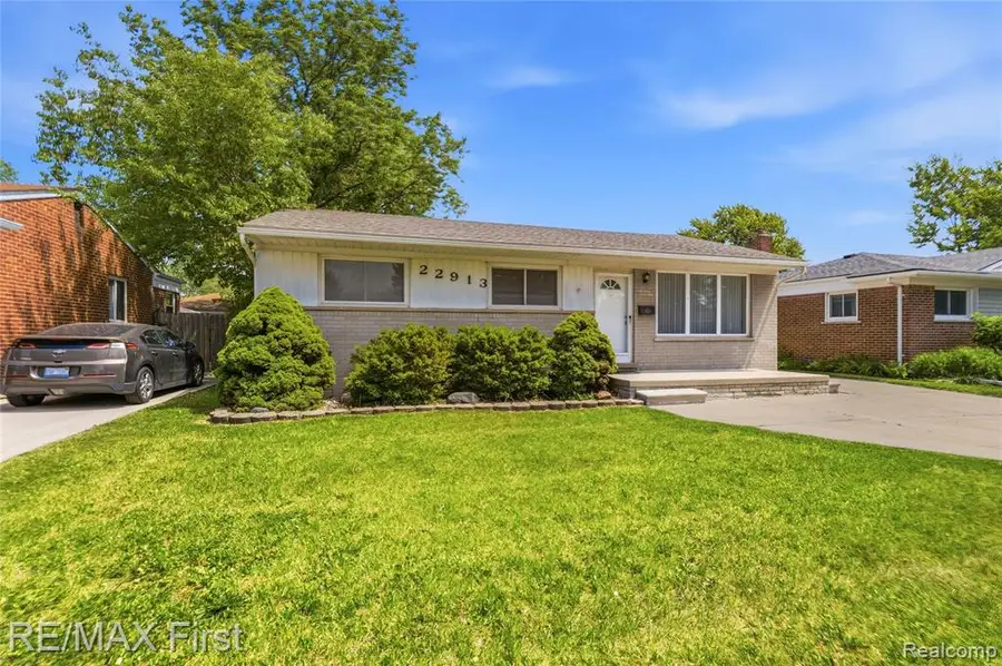 22913 Masonic, Saint Clair Shores, MI 48082 - #3