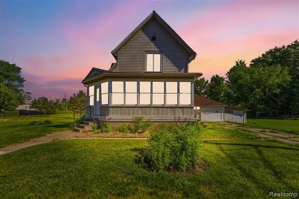7219 Main, Smiths Creek, MI 48074