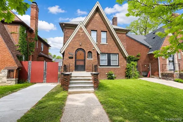18613 Santa Rosa, Detroit, MI 48221